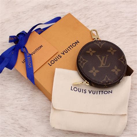 petit porte monnaie femme louis vuitton|louis vuitton pouch wristlet.